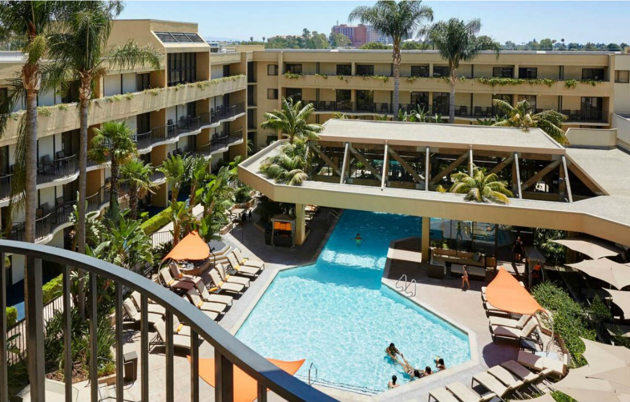 Отель Anaheim Marriott Экстерьер фото